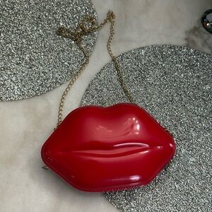 Red lips purse nwot